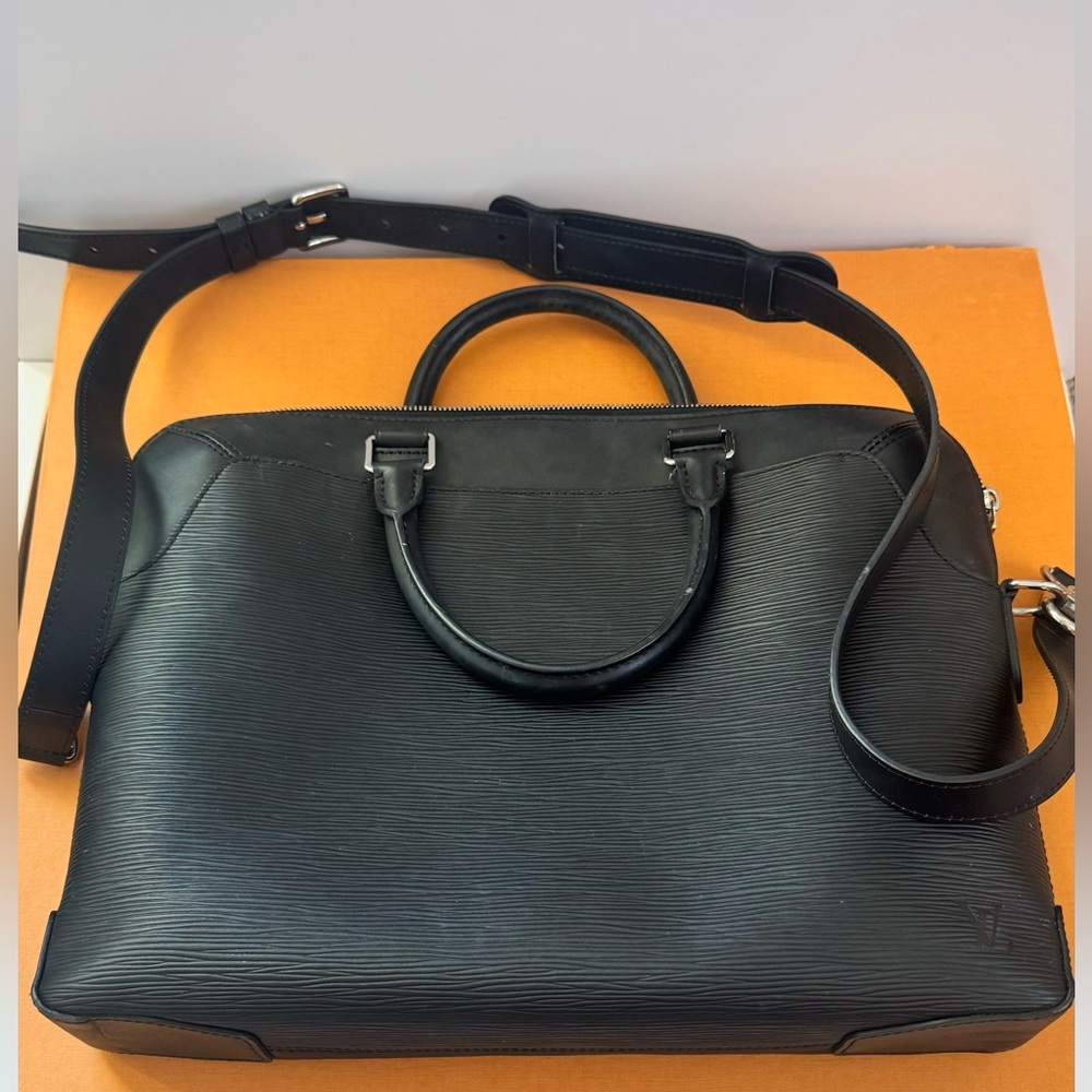 Louis Vuitton Epi Oliver Briefcase Black